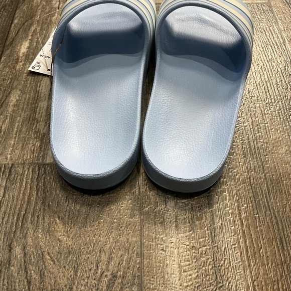 Adidas Adilette Aqua Blue and White Slides Size 8 - Picture 4 of 9